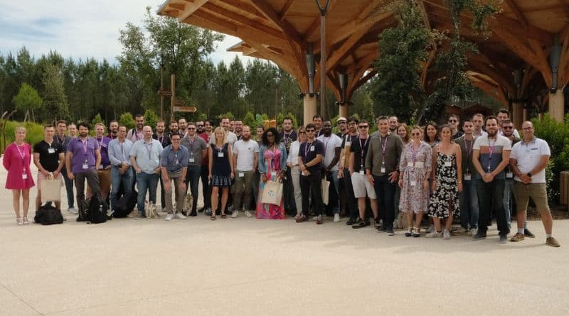 photo de groupe avec les jeunes adhérents